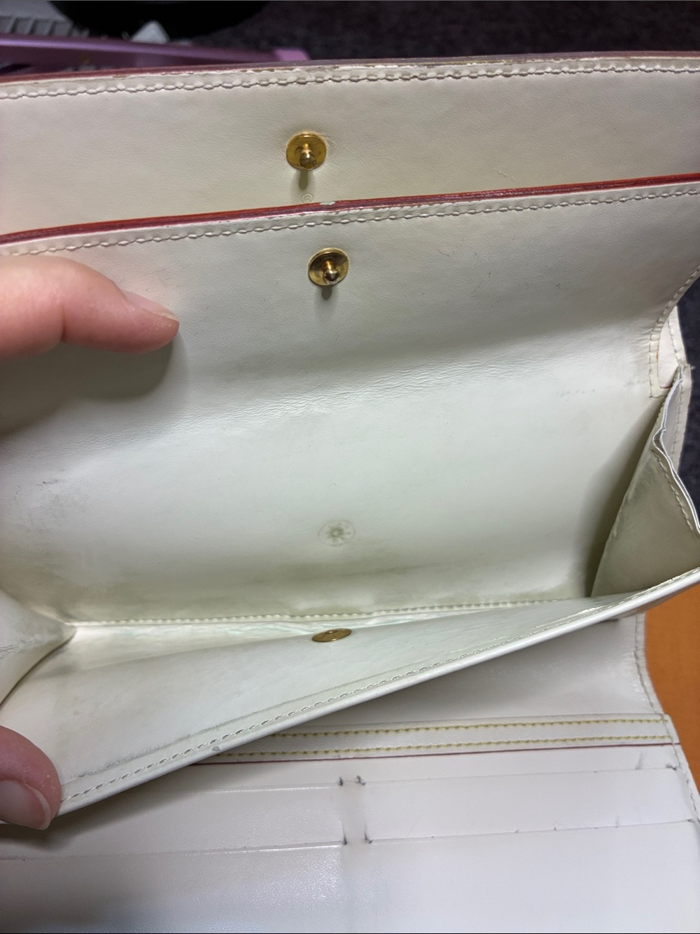 Vintage Louis Vuitton Cream Leather Wallet with Gold Tone Corners & Red Trim - Picture 5 of 11